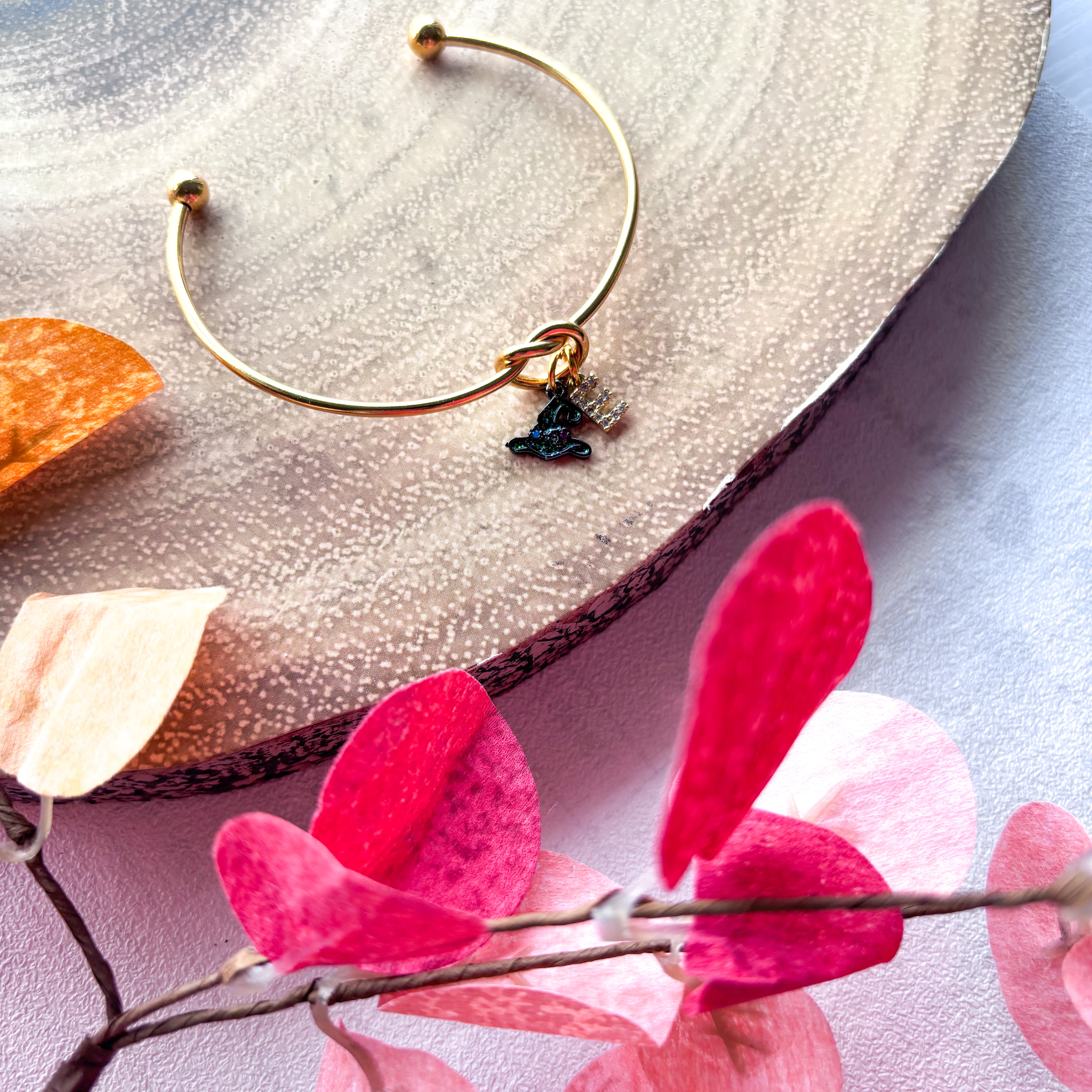 Black Glitter Witch Hat Bangle – Personalised Halloween Bracelet