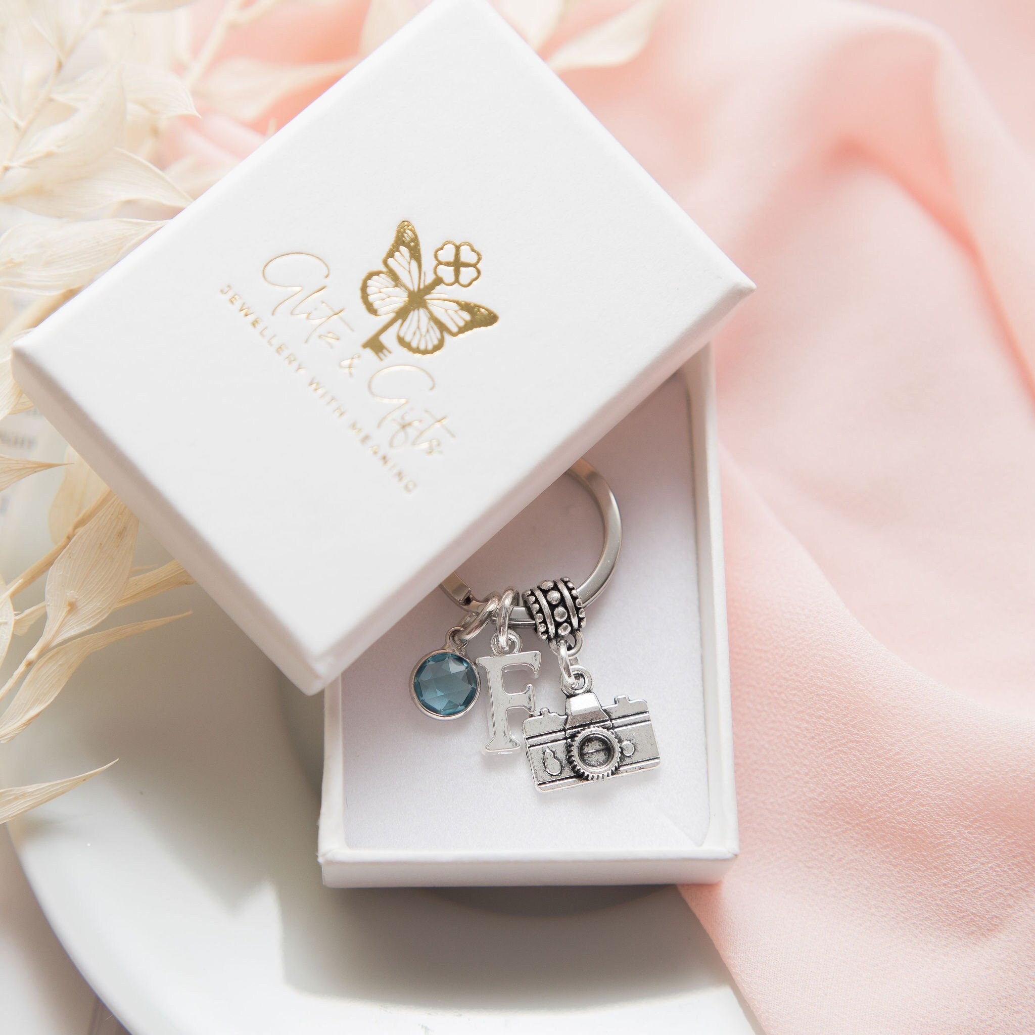 Camera keyring, personalised gifts, retro camera gifts, photographer gift, custom keychain, wedding photographer thank you, travel gift