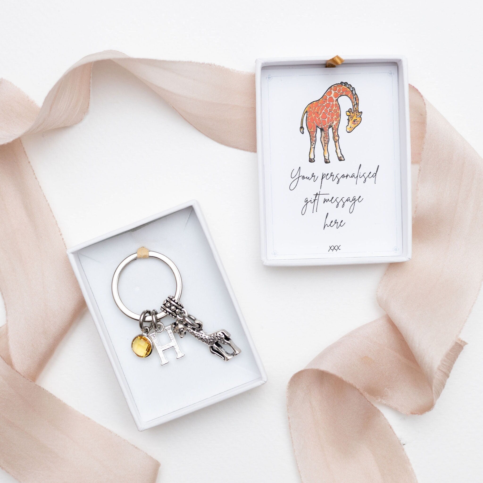 Giraffe keyring, jungle animal bag charm, personalised gifts, giraffe fans, zoologist keychain, conservationist, birthstone initial charm