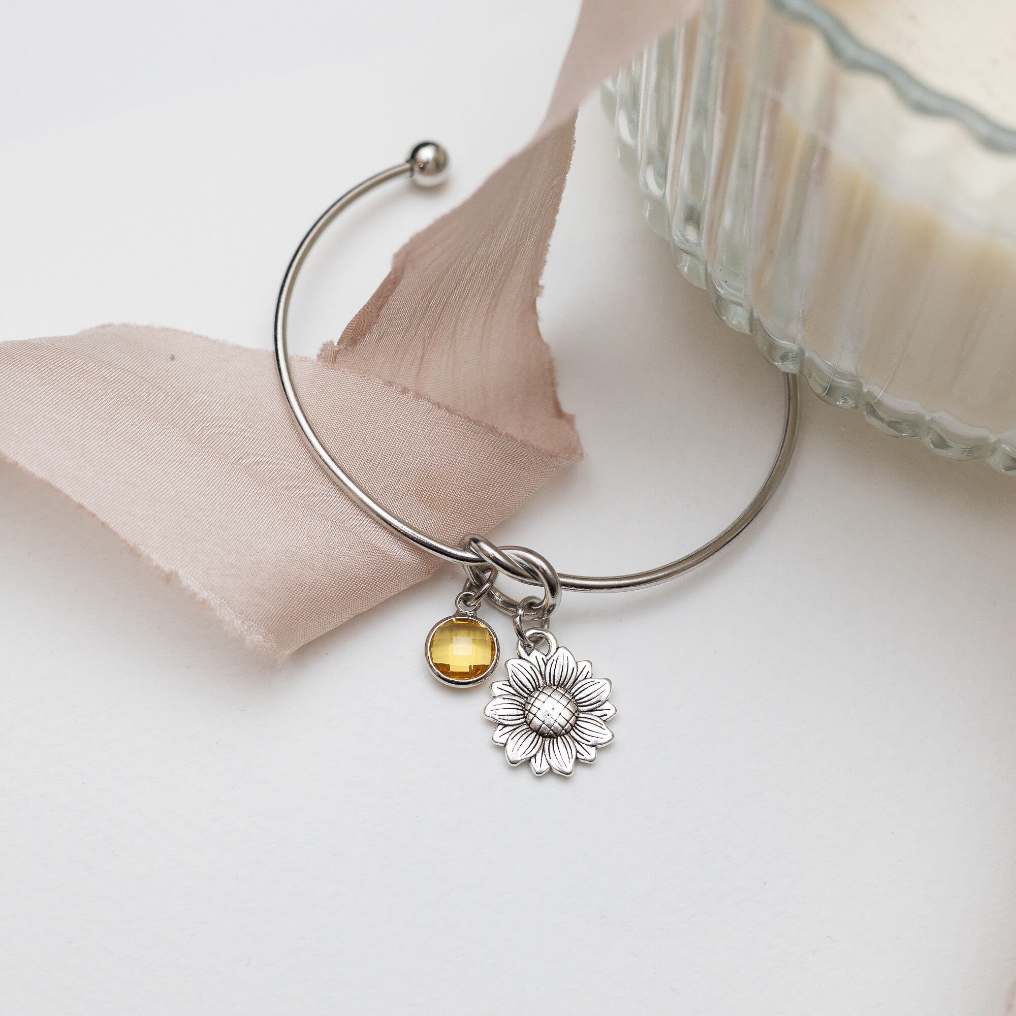 Sunflower bangle, flower bracelet, personalised gifts, knot twist bangle, floral jewellery, friendship gift, sunflower gift, gardener gift