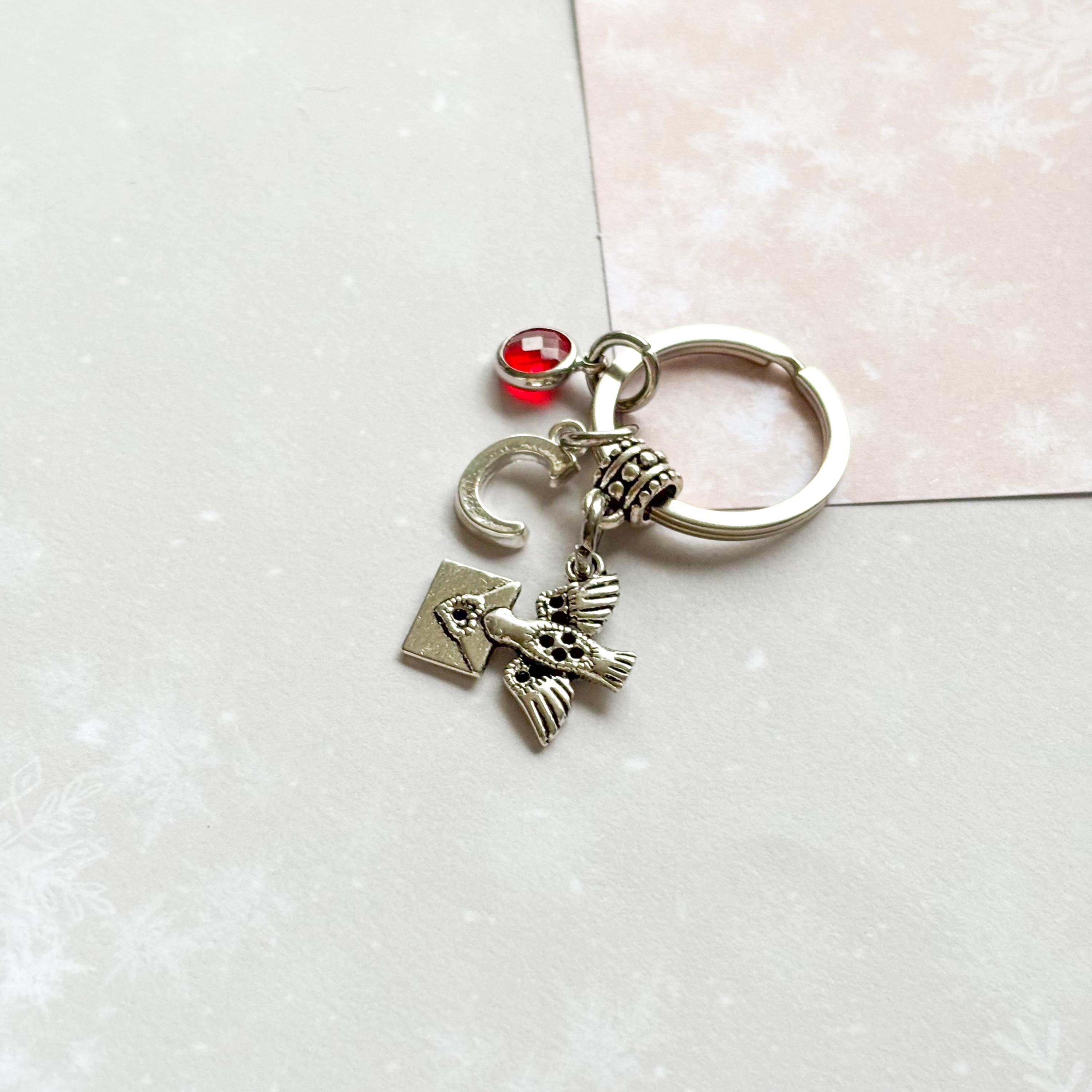 Homing pigeon keyring, bird carrying love letters, personalised gifts, birthstone letter, bird mail, love heart gift, valentines 2025