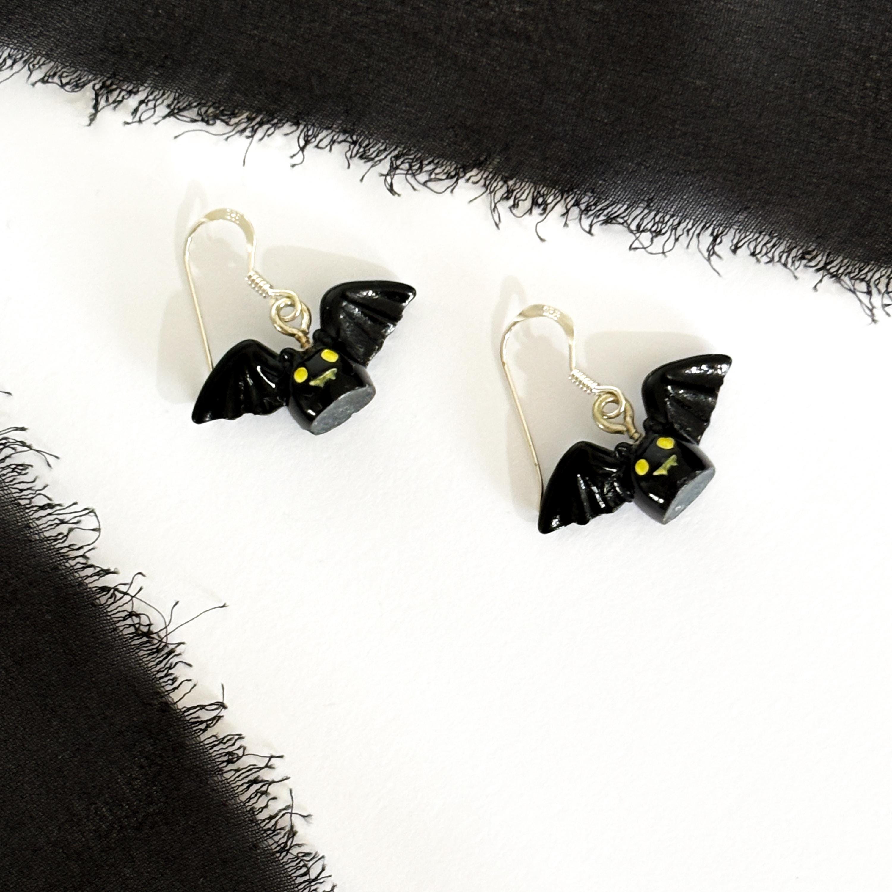 Black Bat Halloween Earrings Spooky & Stylish Resin Bat-Shaped Charms