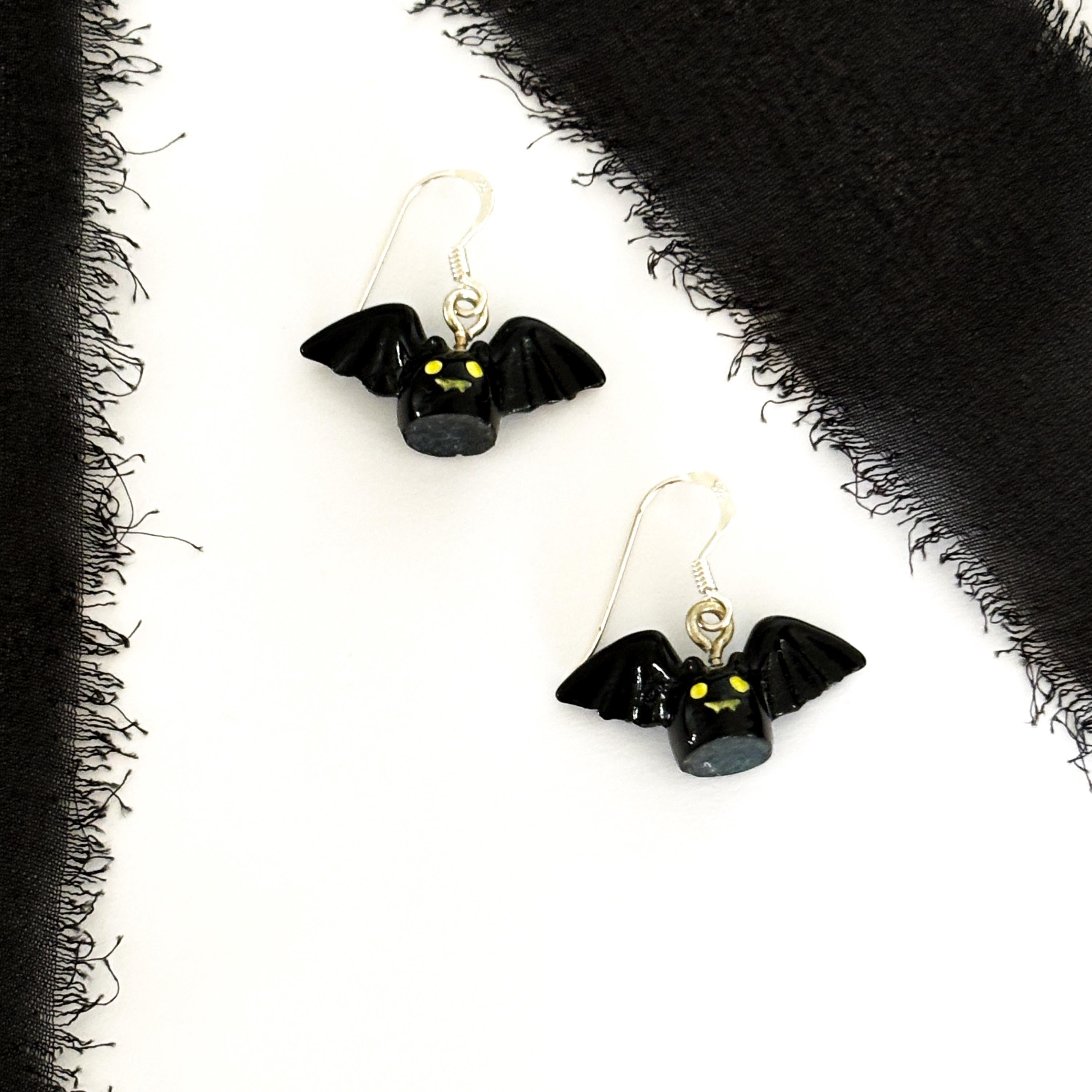 Black Bat Halloween Earrings Spooky & Stylish Resin Bat-Shaped Charms