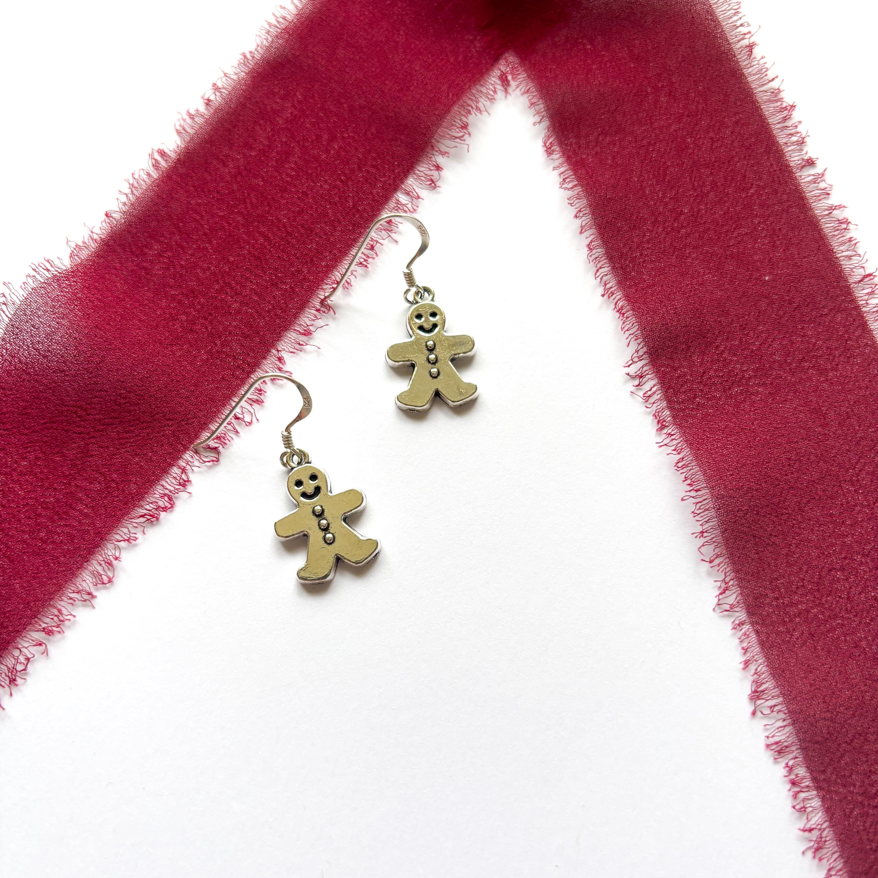 Gingerbread Man Charm Earrings – Cute Christmas Jewellery Gift for Her, Festive Dangle Earrings, Holiday Accessory